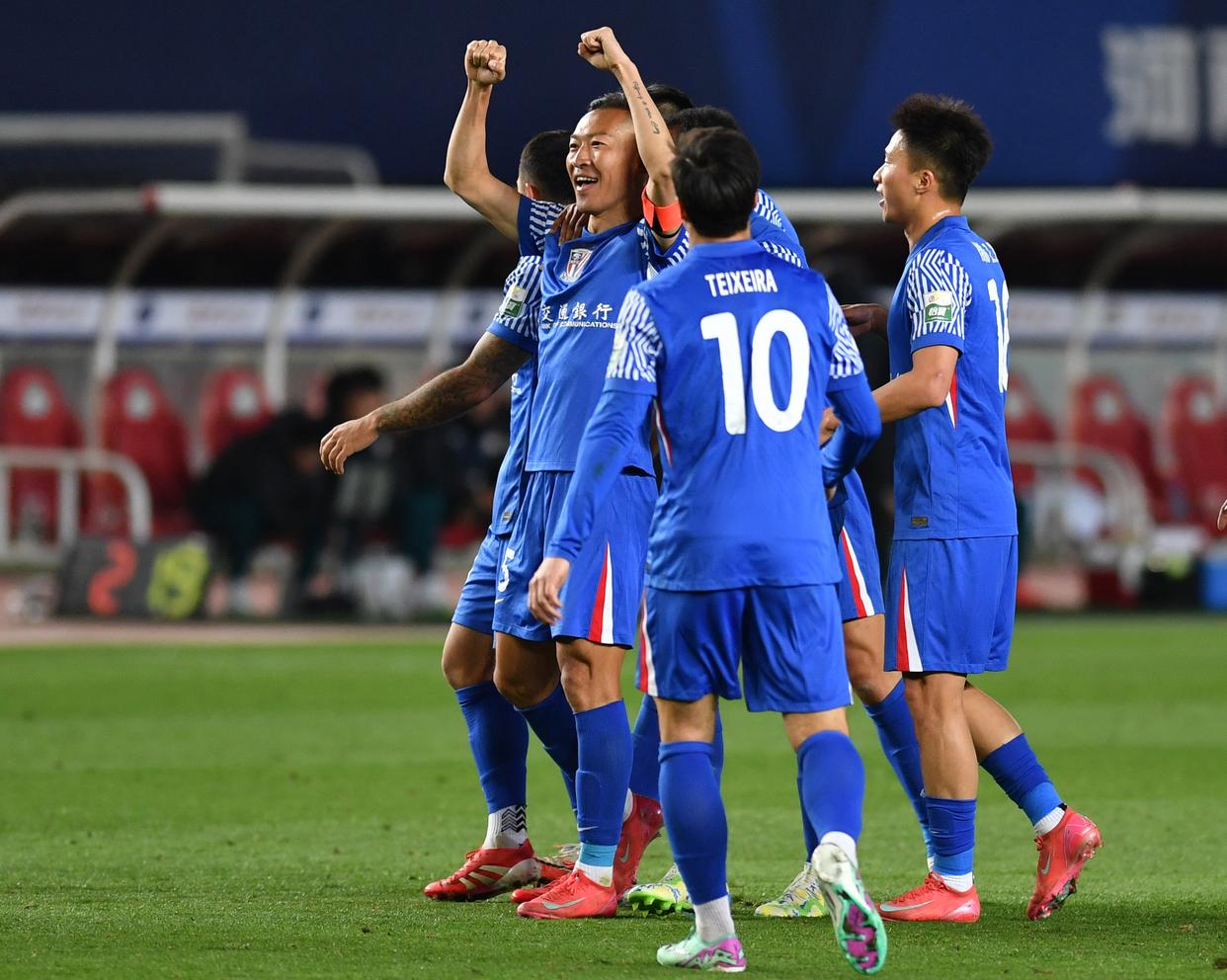 上海申花不敌河南建业，战绩下滑难改的简单介绍